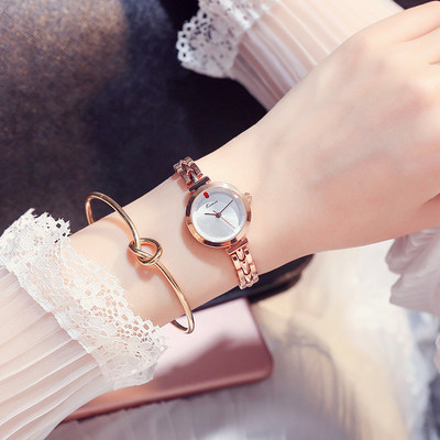 Elegáns női karóra fém szíjjal