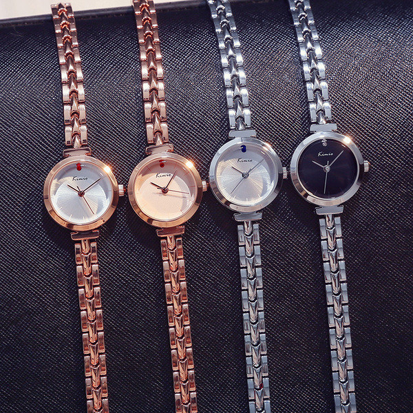 Elegáns női karóra fém szíjjal