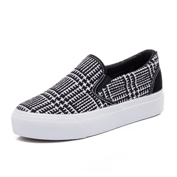 Kockás női mokaszinok két színben