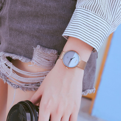 Елегантен дамски часовник в три цвята 