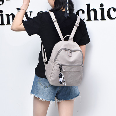 Дамска кожена раница с аксесоар в няколко цвята