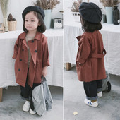 Μοντέρνο παιδικό παλτό με κουμπιά κατάλληλα για αγόρια και κορίτσια