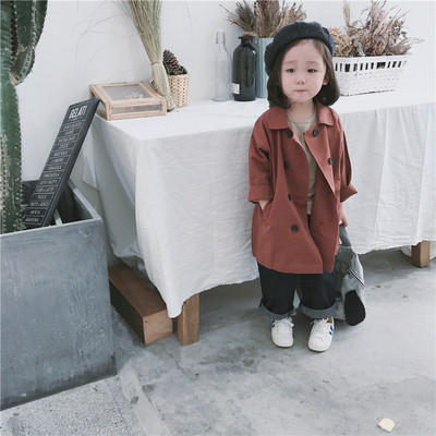 Μοντέρνο παιδικό παλτό με κουμπιά κατάλληλα για αγόρια και κορίτσια