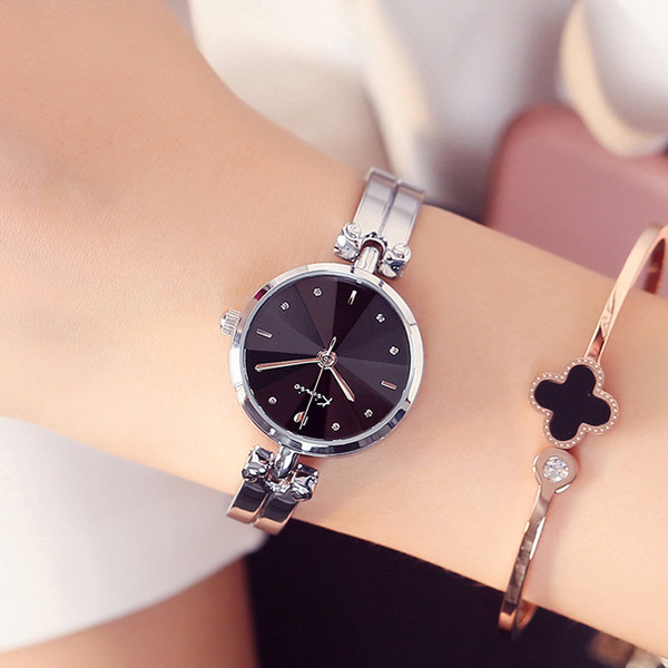 Modern női karóra fém szíjjal, három színben