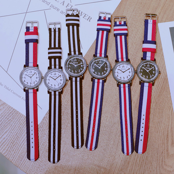 Ceas modern de dama cu curea colorata