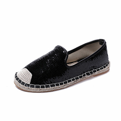 Női modern mokaszin flitterekkel, két színben