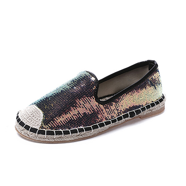 Női modern mokaszin flitterekkel, két színben