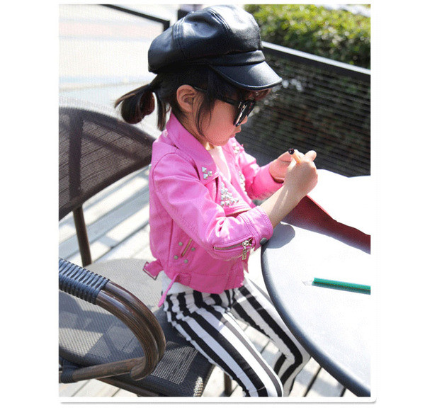 Eko bőrből készült stílusos gyerekkabát fekete és rózsaszín színben