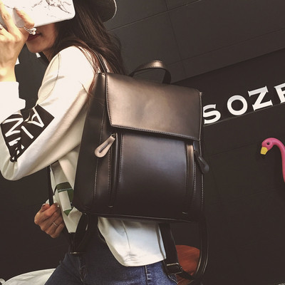 Öko bőrből készült modern női hátizsák négy színben