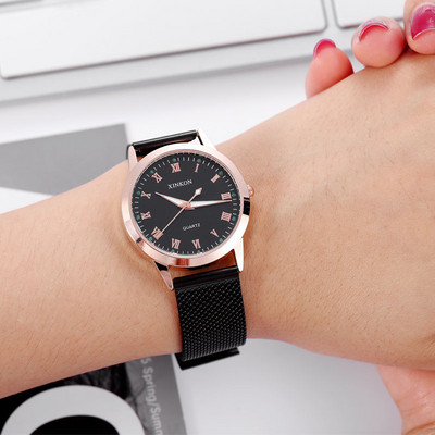Modern női karóra fém szíjjal, többféle színben