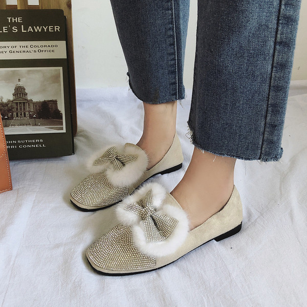 Női mokaszin díszkövekkel és pehelyszalaggal, három színben