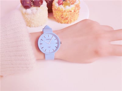 Дамски часовник с гумена каишка в няколко модела и цвята