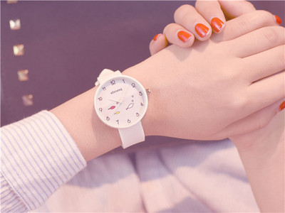 Дамски часовник с гумена каишка в няколко модела и цвята