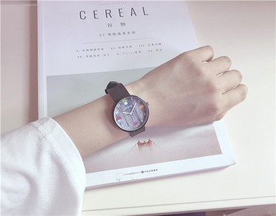 Дамски часовник с гумена каишка в няколко модела и цвята