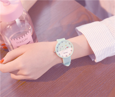 Дамски часовник с гумена каишка в няколко модела и цвята