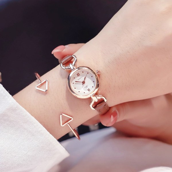 Női napi karóra több színben