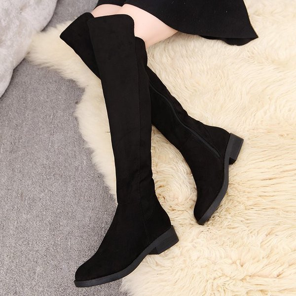 Стилни дамски велурени чизми - два модела 