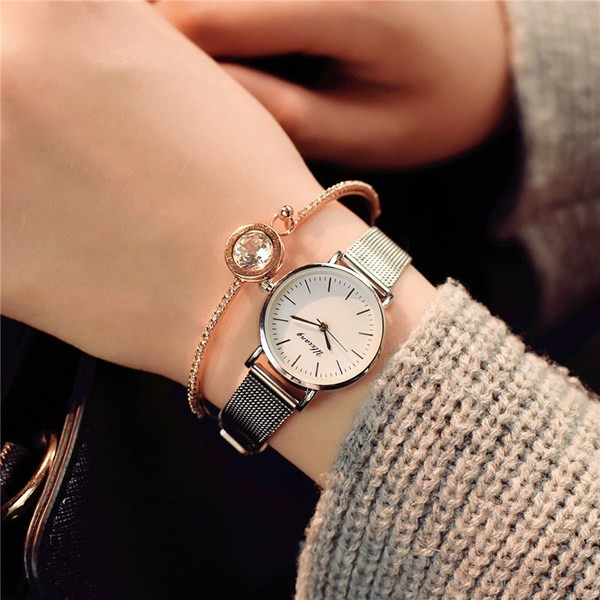 Stílusos női karóra több színben, fém szíjjal