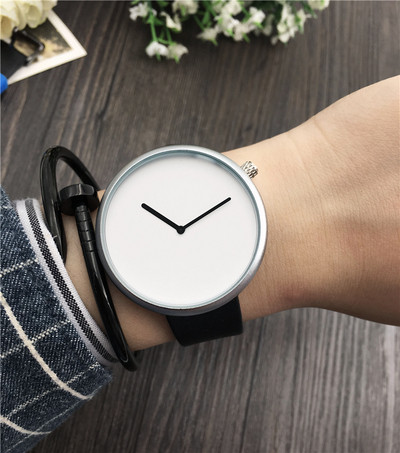 Ceas de dama realizat din curea de cauciuc in trei culori