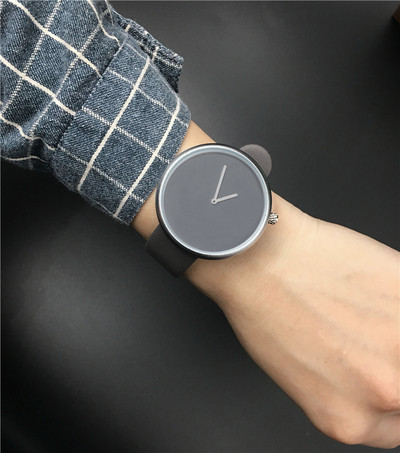 Ceas de dama realizat din curea de cauciuc in trei culori