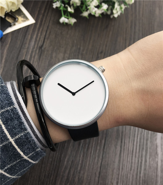 Ceas de dama realizat din curea de cauciuc in trei culori