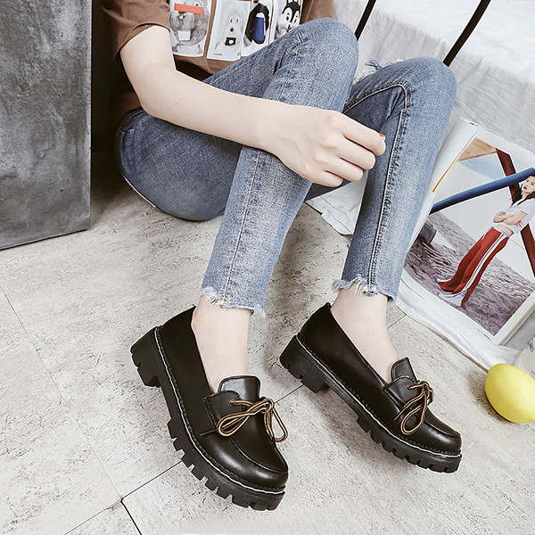 Mocasini de dama cu panglica in negru