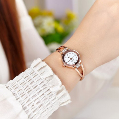 Ceas elegant de dama cu pietre decorative in doua culori