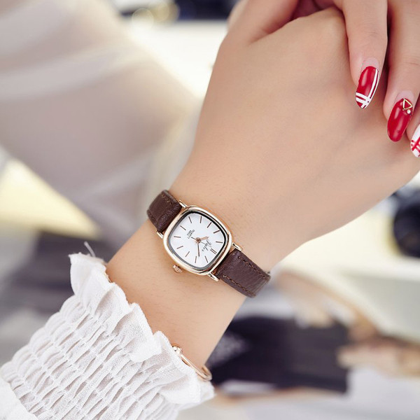 Ceas elegant de dama din piele ecologica cu curea subtire