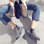 Μοντέρνες γυναικείες μπότες σουέτ σε τρία χρώματα