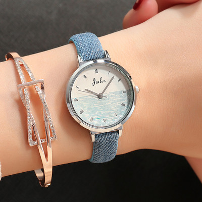 Модерен дамски часовник в няколко цвята подходящ за ежедневието