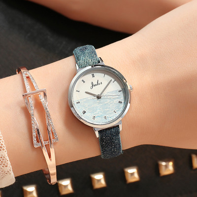 Модерен дамски часовник в няколко цвята подходящ за ежедневието