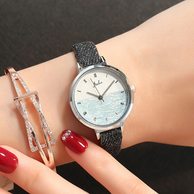 Модерен дамски часовник в няколко цвята подходящ за ежедневието