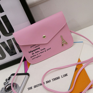 Kis női táska fém csattal több színben