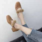 Lakkozott női mokaszinok pehelyekkel, három színben