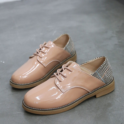 Спортно-елегантни дамски обувки в два цвята