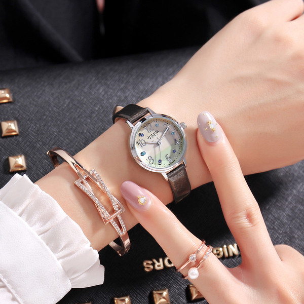 Ceas modern de dama in patru culori