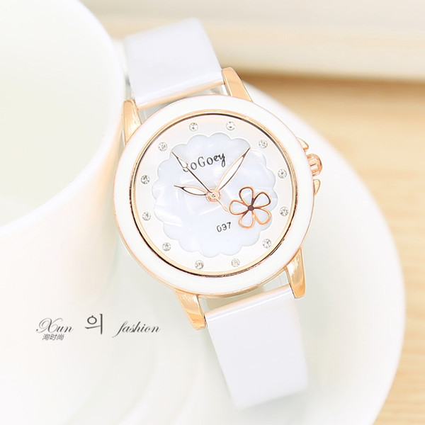 Virágos motívumú női karóra több színben