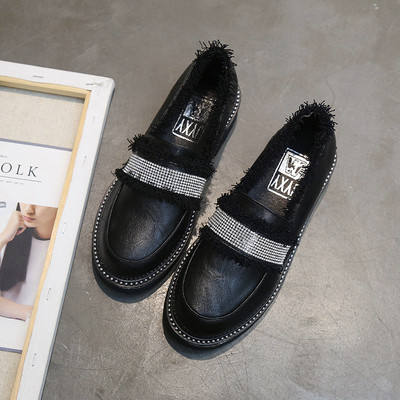 Alkalmi női mokaszinok két modellben