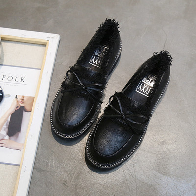 Alkalmi női mokaszinok két modellben