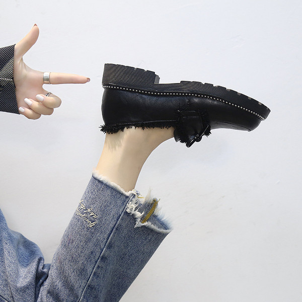 Alkalmi női mokaszinok két modellben