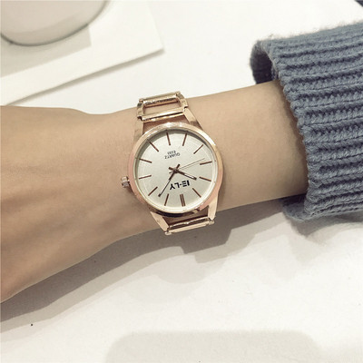 Модерен дамски часовник с метална каишка в два цвята