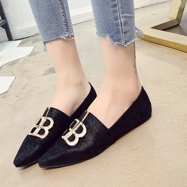 Fém díszítéssel, két színben kihegyezett női mokaszin modell