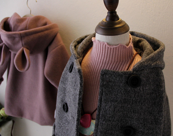 Χειμερινό παιδικό παλτό με τρισδιάστατο στοιχείο σε δύο χρώματα