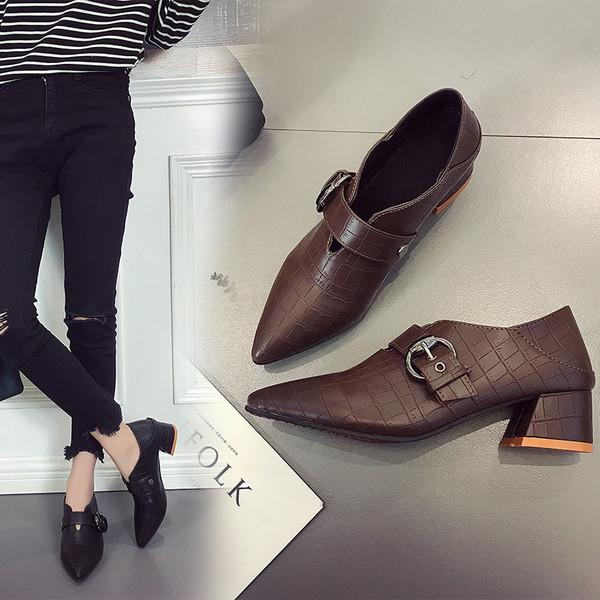 Mocasini de dama cu toc joase in doua culori - model ascutit