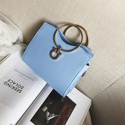 Geanta de mana patrata in mai multe culori cu maner lung