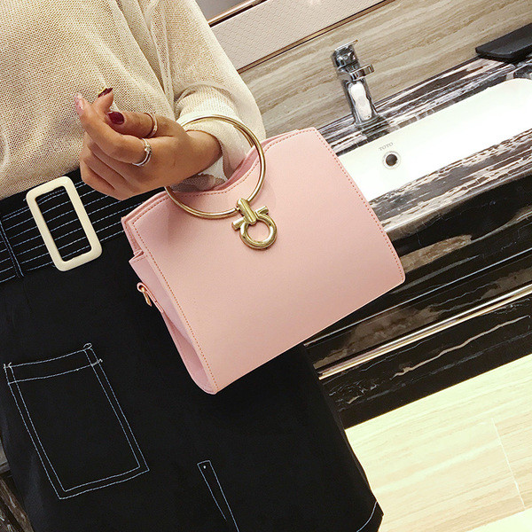 Geanta de mana patrata in mai multe culori cu maner lung