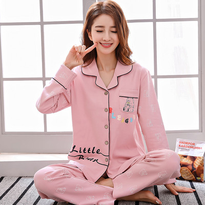 Дамска пижама в светли цветове с щампа