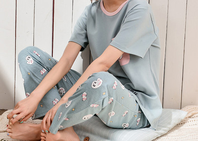 Дамска пижама в няколко цвята с надпис и щампа