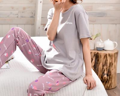 Дамска пижама в няколко цвята с надпис и щампа