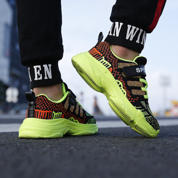 Детски маратонки за момчета в светъл цвят